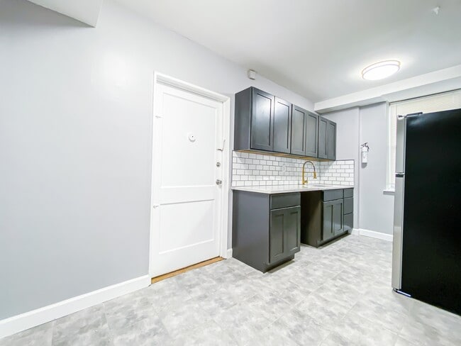 Building Photo - 824 Jersey Ave Unit C6 Rental