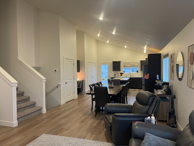 Photo - 715 Thrice Lp