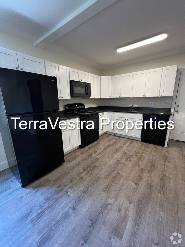 Building Photo - 4 Bed / 2 Full Bath in Millville! Rental