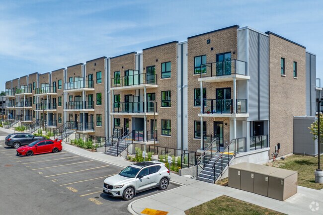 Building Photo - Sugarbush Gardens