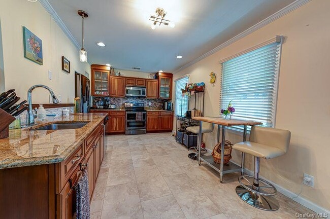 Photo - 414 2nd Ave W