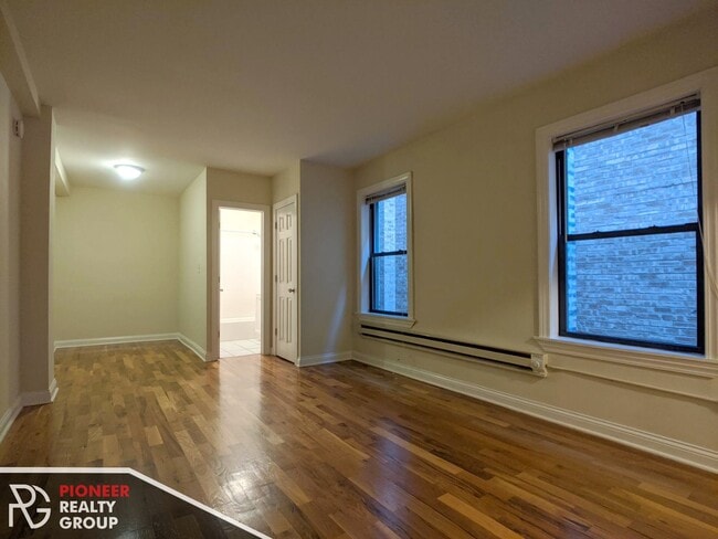Building Photo - 1350 N Dearborn Rental