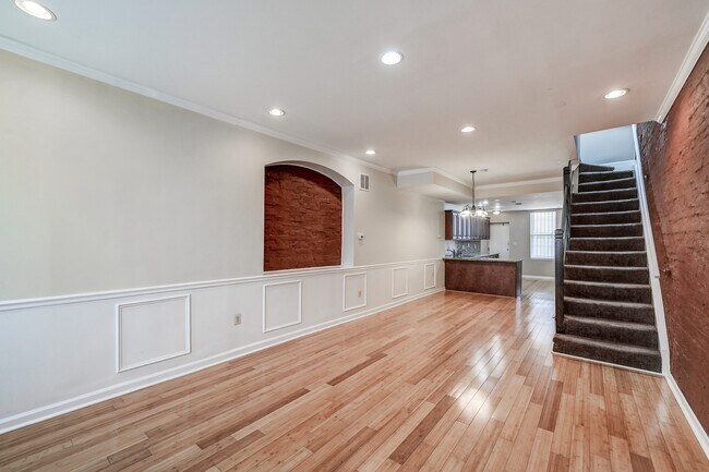 Photo - 2103 E Madison St