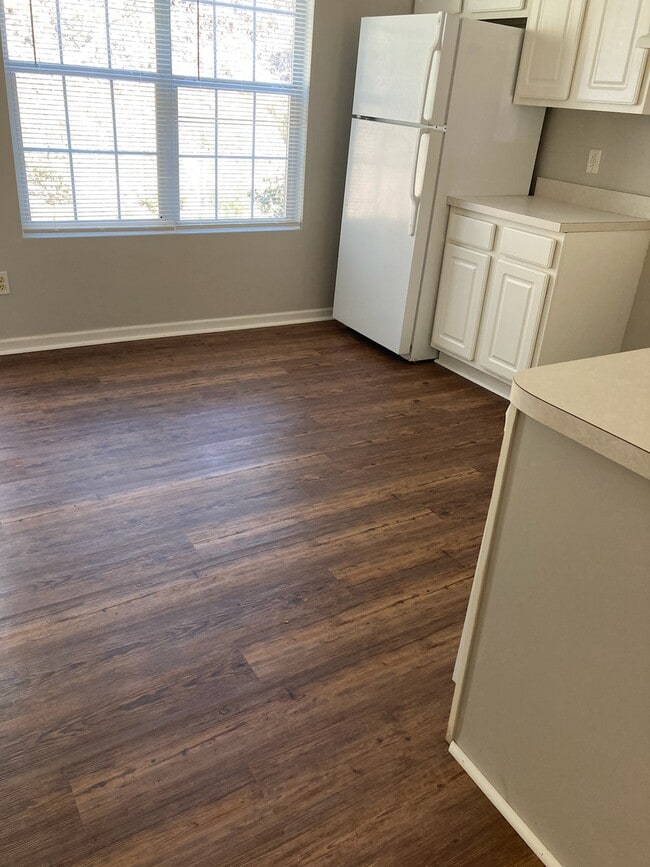 Photo - 240 Jacobs Way