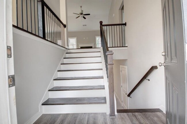 Photo - 3709 Centerview Dr