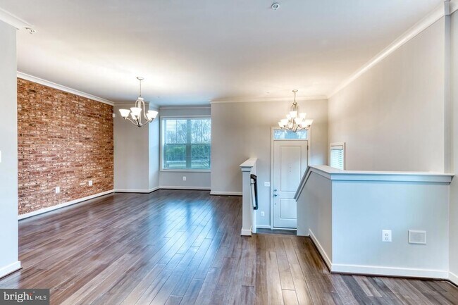 Photo - 22559 Clarksburg Rd