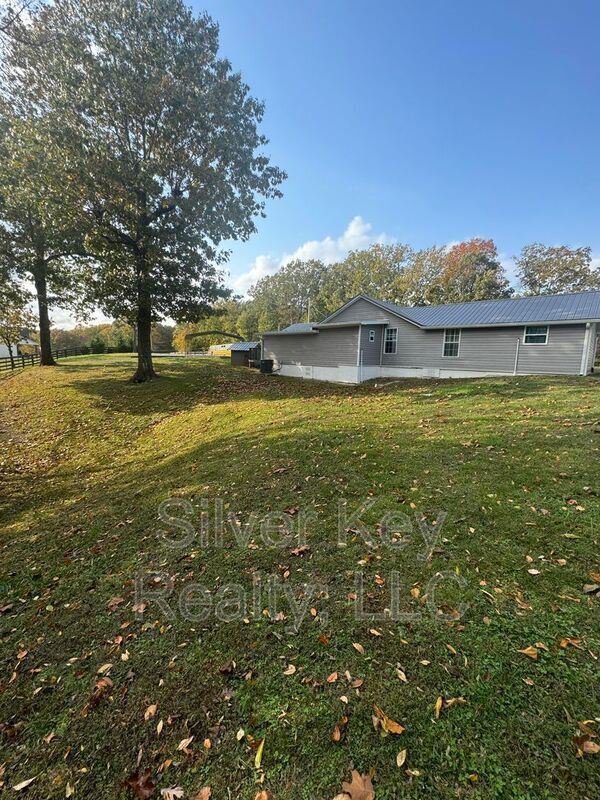 Photo - 1858 Reed Rd