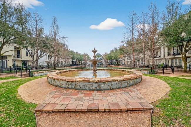 Photo - 10917 Upland Park