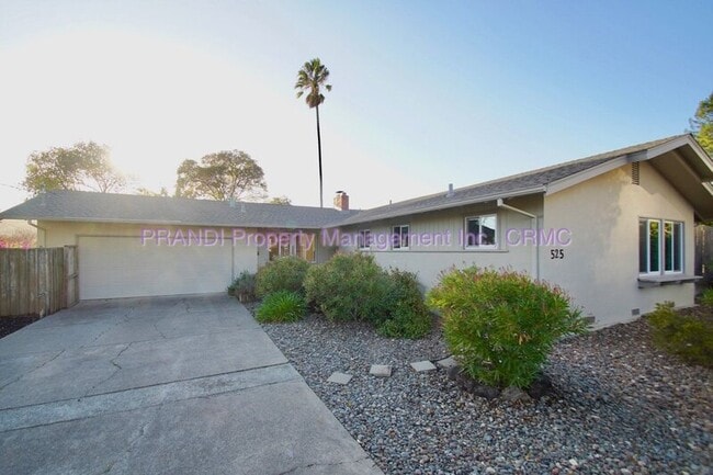 Building Photo - 525 Las Colindas Rd