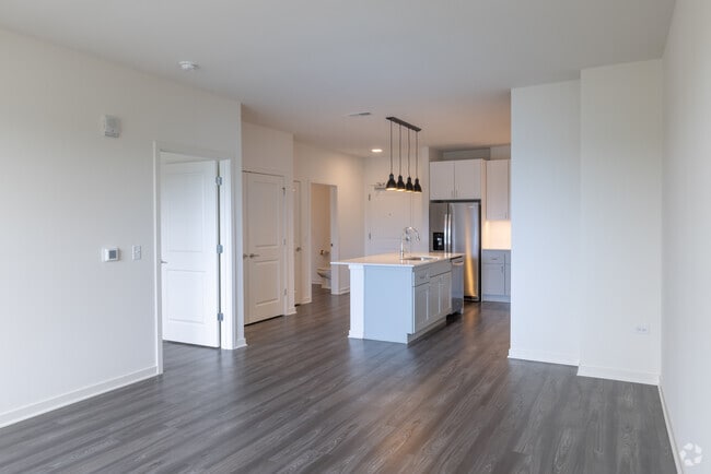 2BR, 2BA - 1119SF - Enclave Crystal Lake Townhomes and Apartments