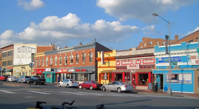 Photo - 1615 Kenyon St NW Unit 32