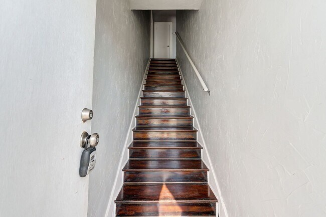 Photo - Charming 2-Bed, 1-Bath Upstairs Duplex Near the Paseo District * * * $350 MOVE-IN SPECIAL * * *