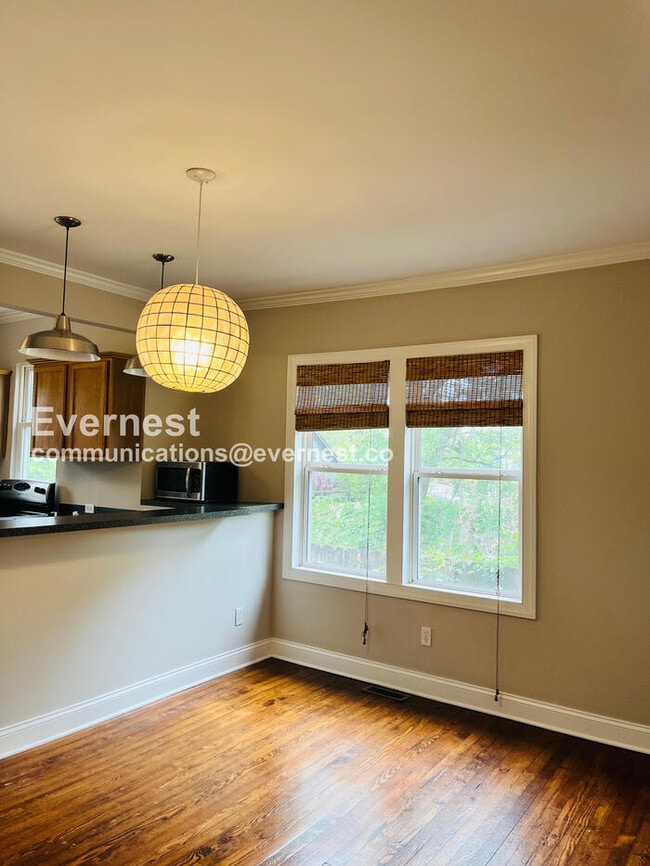 Photo - 2913 Davis Ave