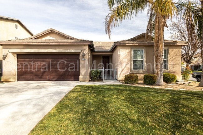 Building Photo - 3 Bedroom/2 Bath home located in the Desired Northwest - $2395 per Month!