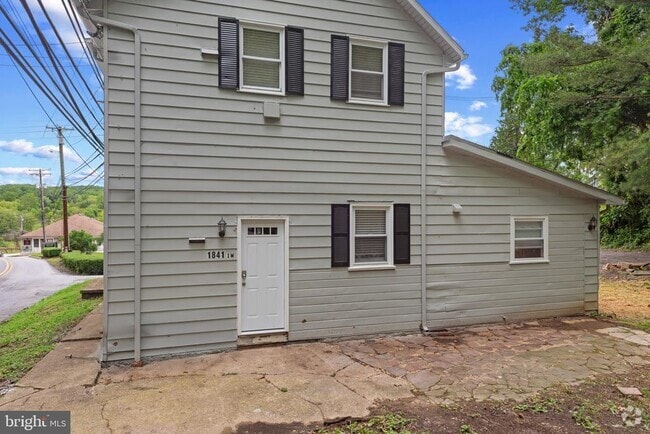 Building Photo - 1841 Hillside Rd Unit 1W Rental