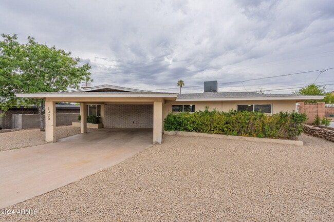 Photo - 1320 E Orchid Ln