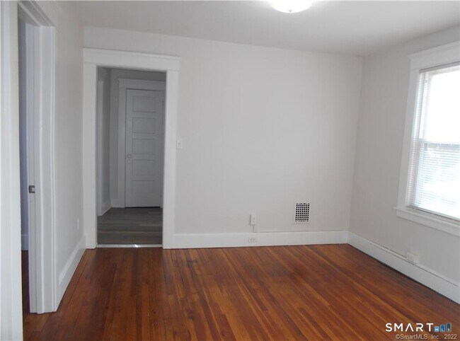 53 Anthony St Unidad 3rd Fl