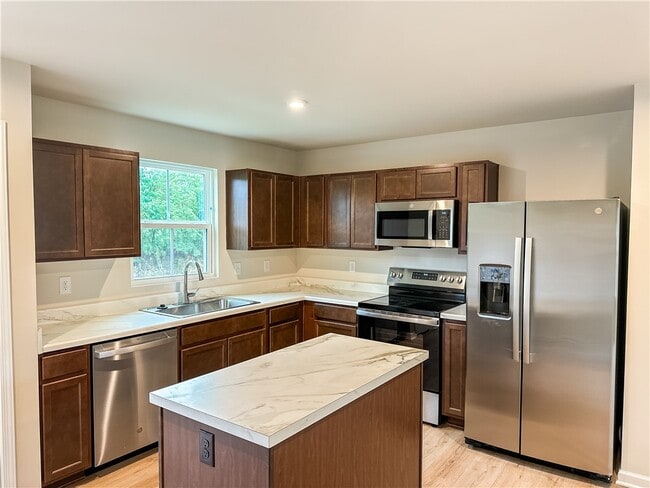 Building Photo - 14 Trailhead Rd