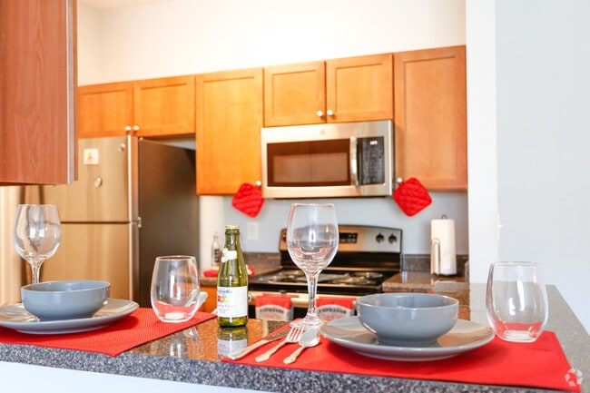 2BR,2BA - Flatiron West Trade