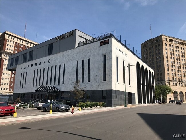 Building Photo - 520 Seneca St