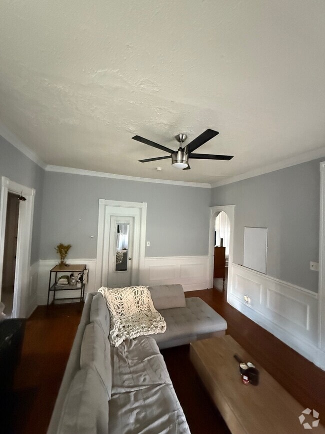 Building Photo - 5518 Stanton Ave Rental