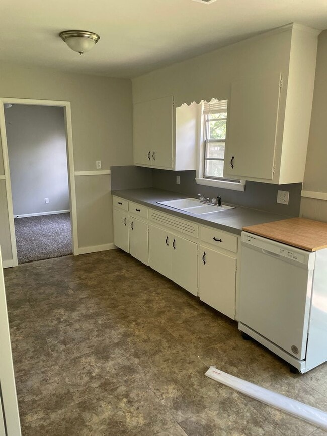 Building Photo - Newly upgraded 3 bed / 1 bath Rental