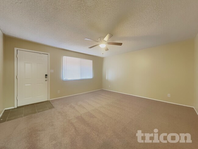 Photo - 6258 W Wolf St