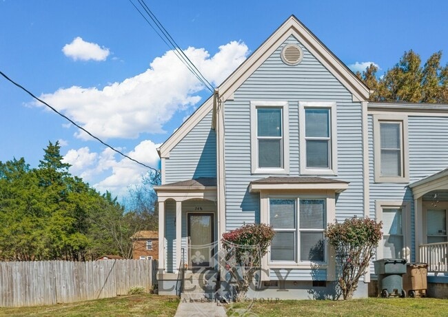 Building Photo - 748 Lake Terrace Dr