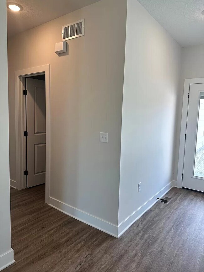 Photo - 1136 N Broadview St