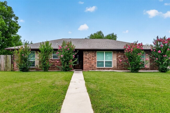 Photo - 13629 Lynnwood Ln