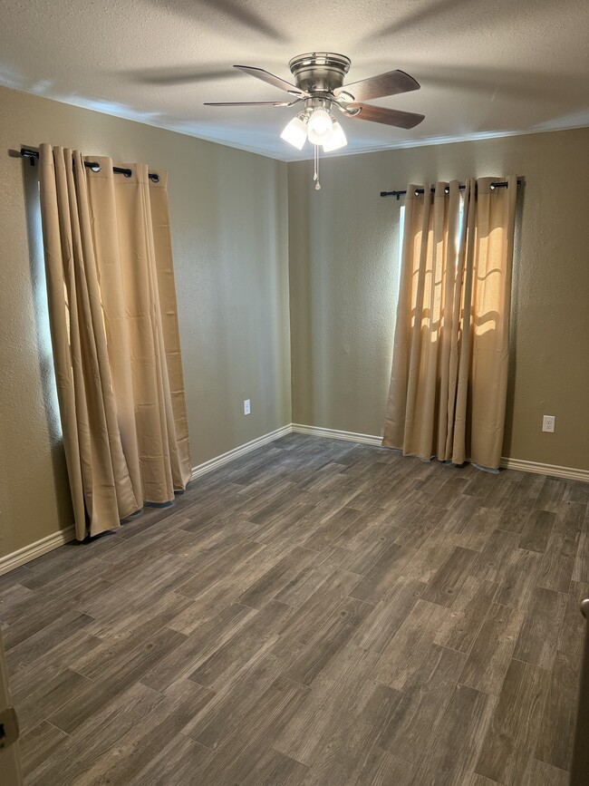 Bedroom - 2033 Shelton St