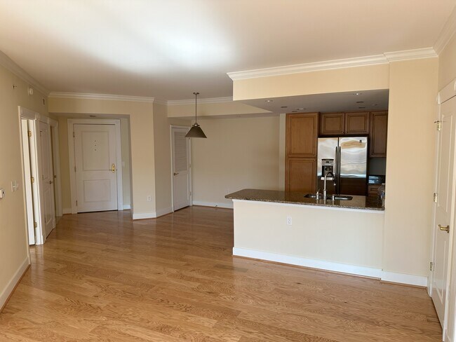 Dining Room - 5 Park Pl Unit 703