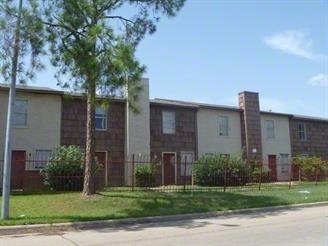 Whispering Oaks - Whispering Oaks Apartments