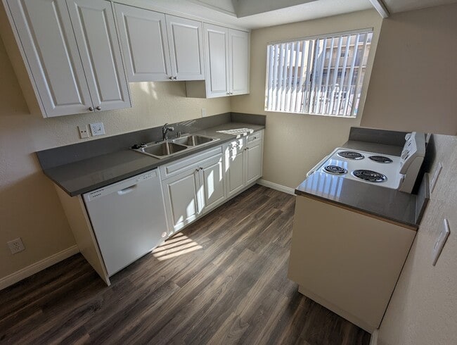 Kitchen with Quartz Countertop! - 225 W. Verdugo