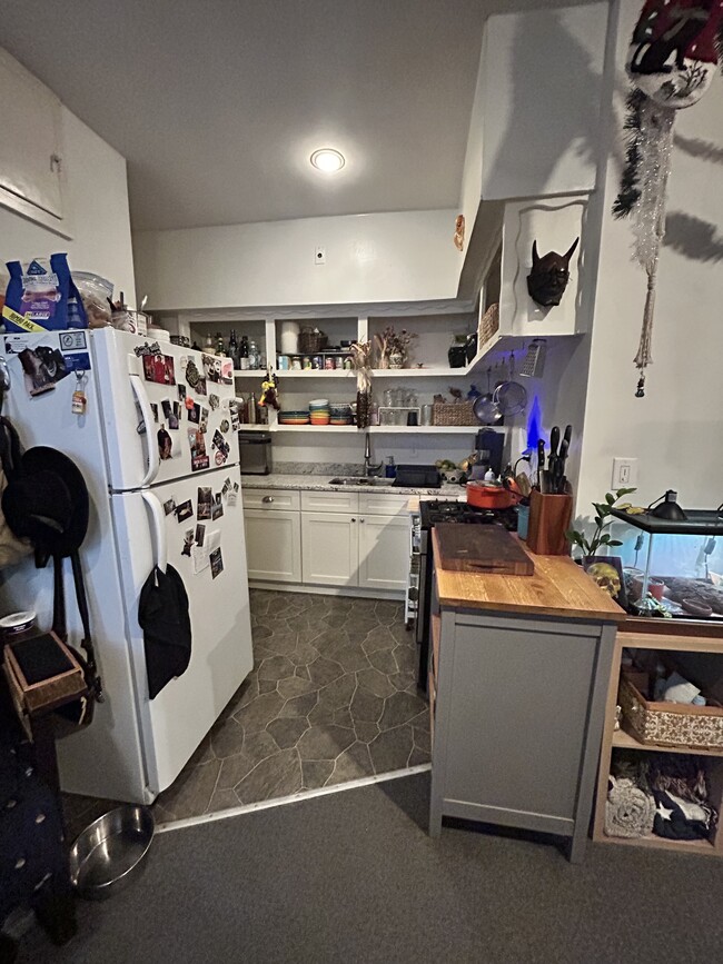 Photo - 1872 Commonwealth Ave Unidad 3