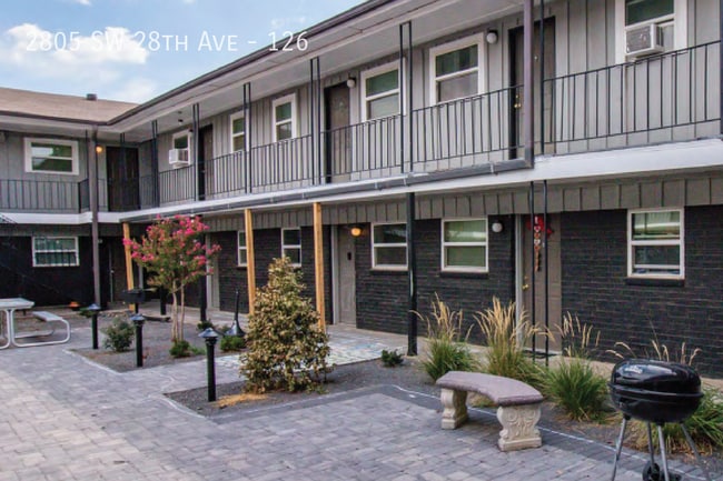 Building Photo - 2805 SW 28th Ave Unit 126