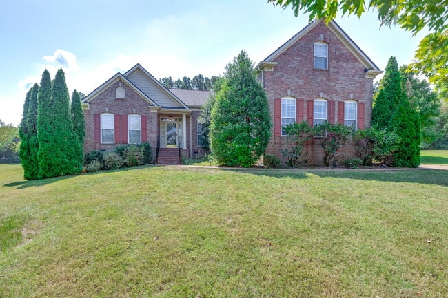 Building Photo - Luxury, Location, and Lifestyle on Rolling...