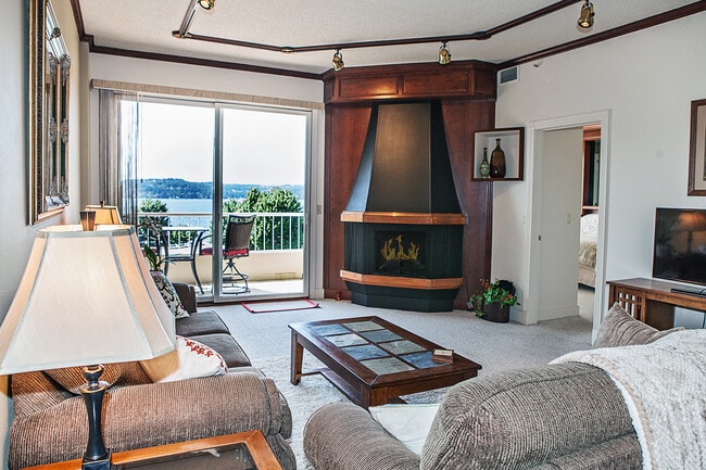 Building Photo - 301 N 1st St Unit 610