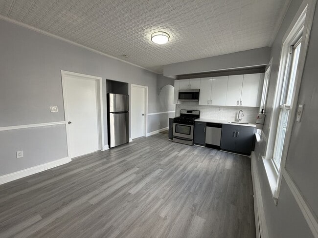 Building Photo - 105 23rd Ave Unit 2