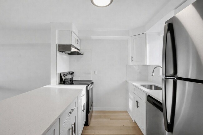 Photo - Secure Your Summer Sanctuary: Pre-Leasing Now for April – August 2026! Unidad 102