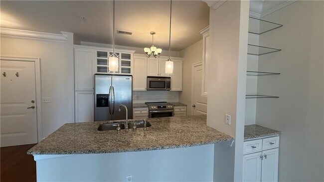 Photo - 901 Abernathy Rd NE