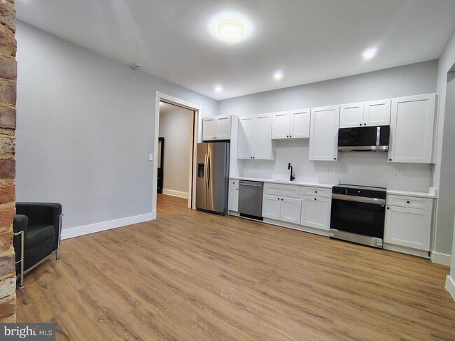 Photo - 230 S Market St