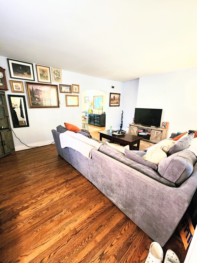 Photo - 6533 Rosemoor St