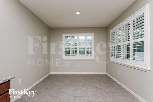 Photo - 3264 Macintosh Rd
