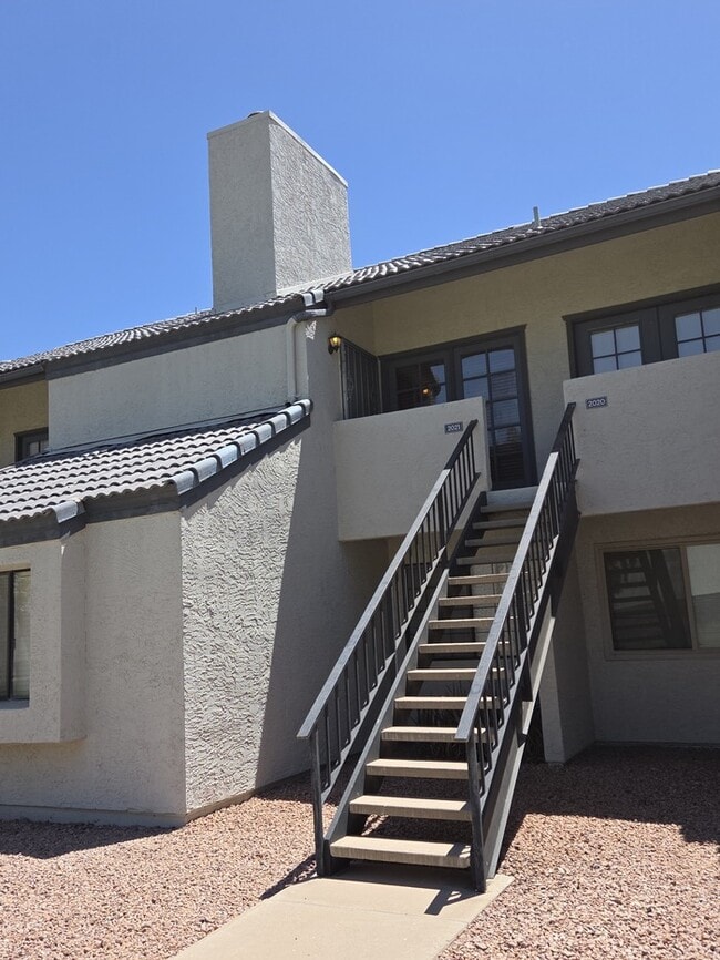 Building Photo - 2 Bed 2 Bath Townhome with 1 car garage in Mesa