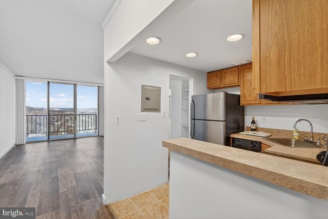 Photo - 2059 Huntington Ave Unit 1602