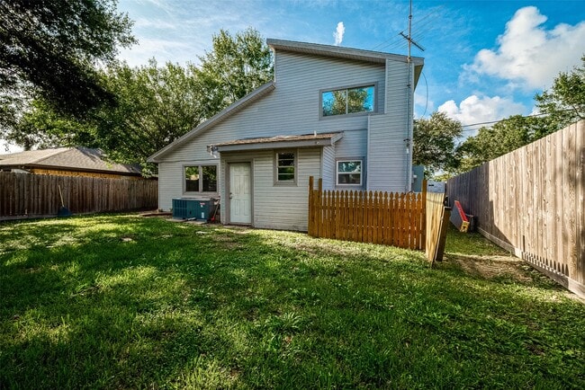 Photo - 6311 Crestside Dr