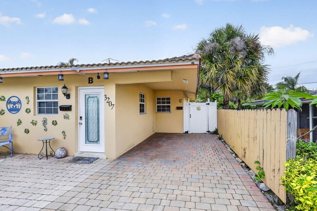 Photo - 3207 Marine Dr