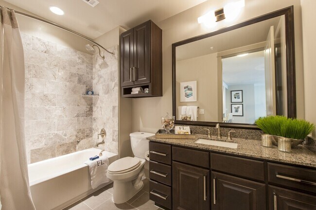 Photo - 10401 Town & Country Way Unidad PRS1