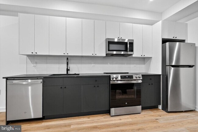 Building Photo - 2219 N 4th St Unit 1